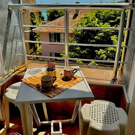 Квартири Велкова Homestay Nesebar